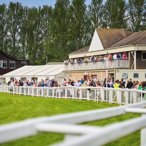 Information about visiting Perth Racecourse