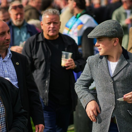 Russell and Scudamore Lead Strong Challenge for Bonus Raceday